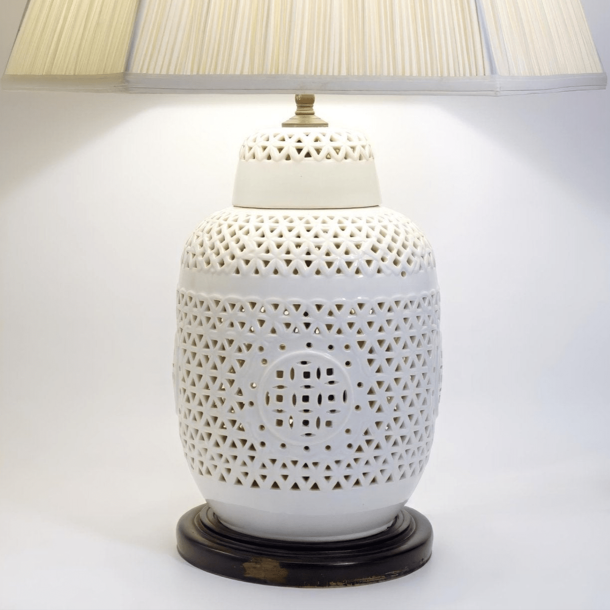 Seyei Seyei Blanc de Chine Table Lamp (1955 - 1965) | Porcelain - Table Lamp ClassyTea