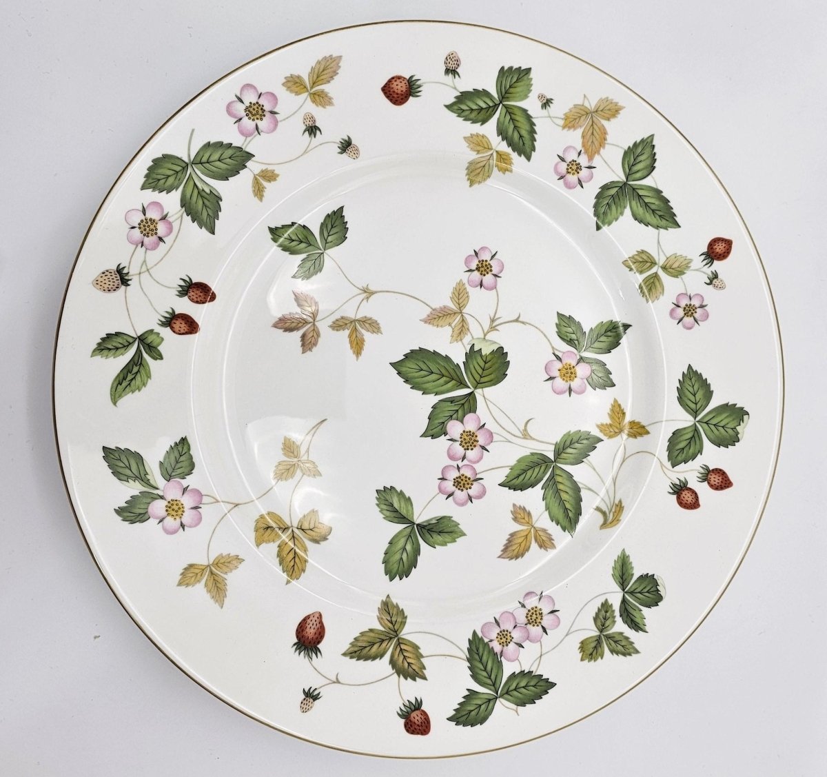 Wedgwood Set of 4 Wedgwood Wild Strawberry Bread and Butter Plates, 6" Fine Bone China, Vintage English Floral Pattern - Bread & Butter Plates ClassyTea