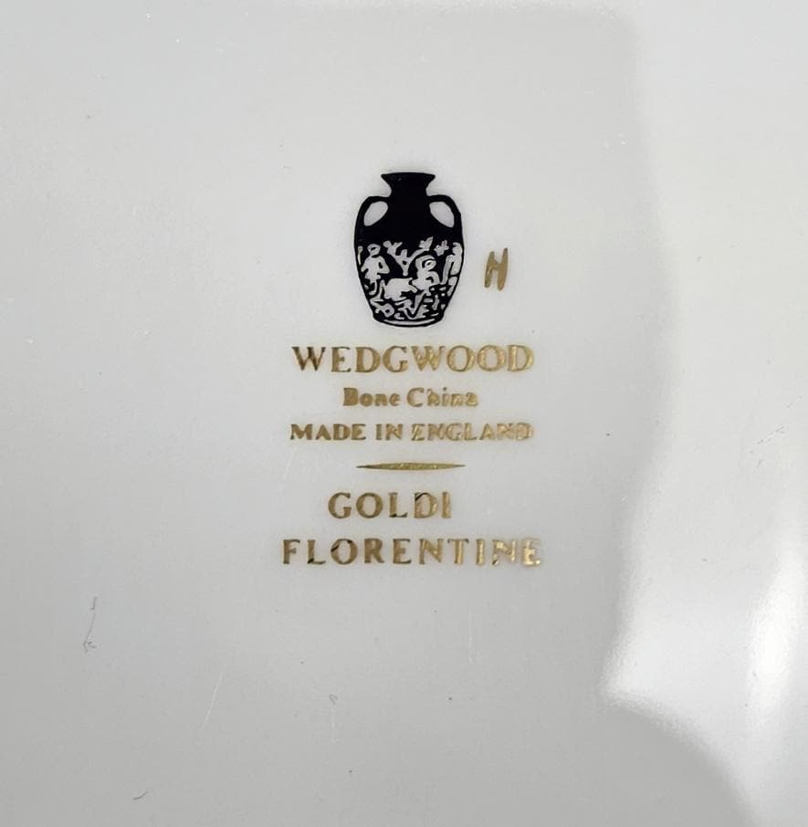 Wedgwood Wedgwood Florentine Gold Fine Bone China Set For 8 Dinnerware 22kt Gold Dragons On White Heirloom Anniversary Quiet Luxury Bone Vintage - China Set ClassyTea