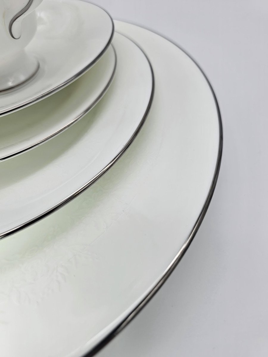 Wedgwood Wedgwood Silver Ermine 40 - Piece China Set, Service for 8, R4452 Contour Shape, Vintage Elegance, Discontinued, Thanksgiving China Set - China Set ClassyTea