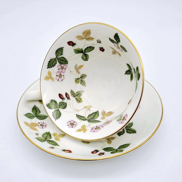 Wedgwood Wedgwood Wild Strawberry China Set For 8 | Bone China - China Set ClassyTea