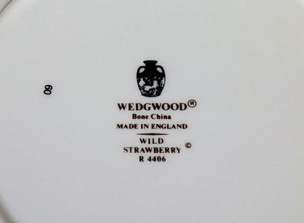 Wedgwood Wedgwood Wild Strawberry China Set For 8 | Bone China - China Set ClassyTea