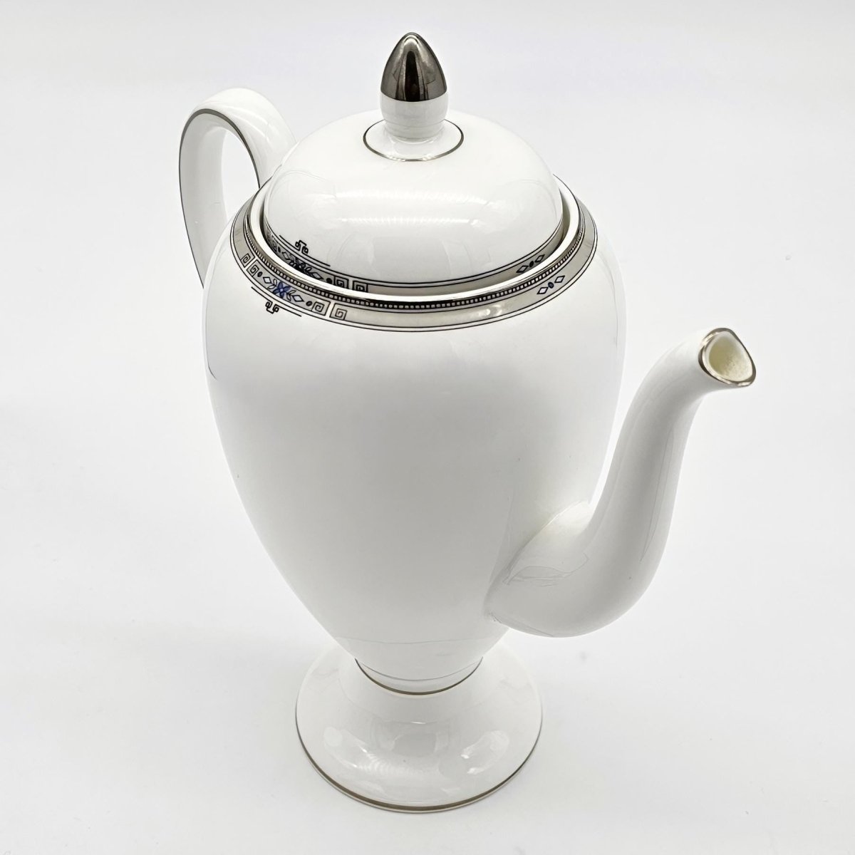 Wedgwood Wedgwood Amherst 5 - Cup Coffee Pot – Fine Bone China with Platinum Trim, Soft grey, Dark Blue accent, Blue Flowers, Discontinued - Coffee Pot ClassyTea