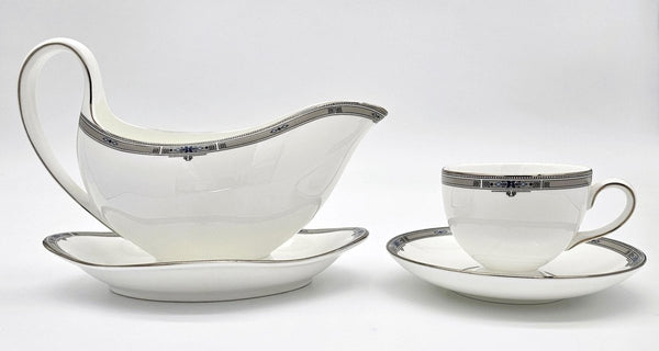 Wedgwood Wedgwood Amherst Gravy Boat (1984 - 2012) | Bone China - Gravy Boat ClassyTea