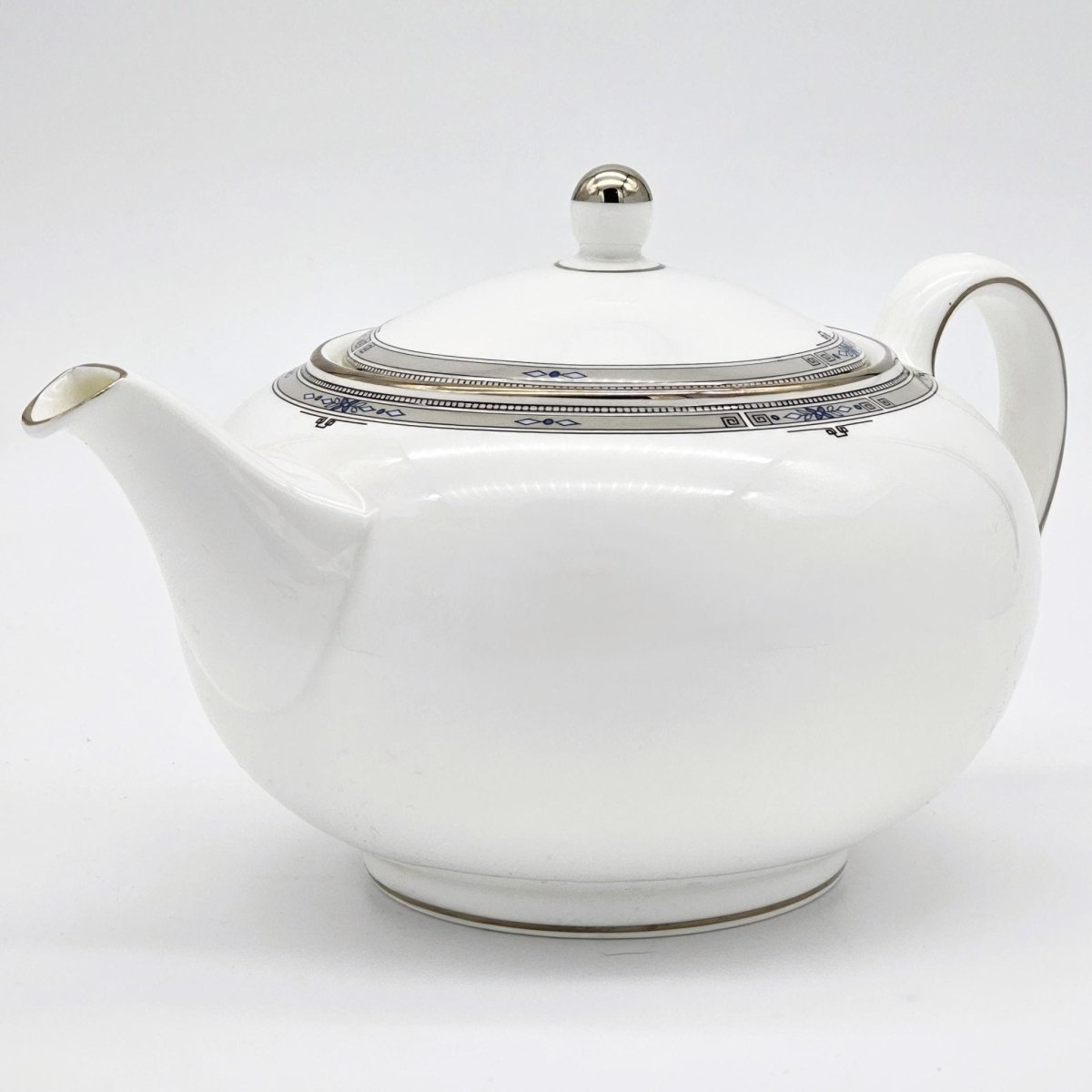 Wedgwood Wedgwood Amherst Porcelain Teapot (1984 - 2012) | Bone China - Porcelain Teapot ClassyTea