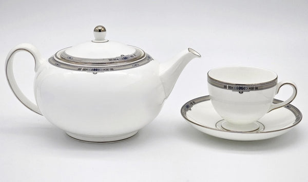 Wedgwood Wedgwood Amherst Porcelain Teapot (1984 - 2012) | Bone China - Porcelain Teapot ClassyTea