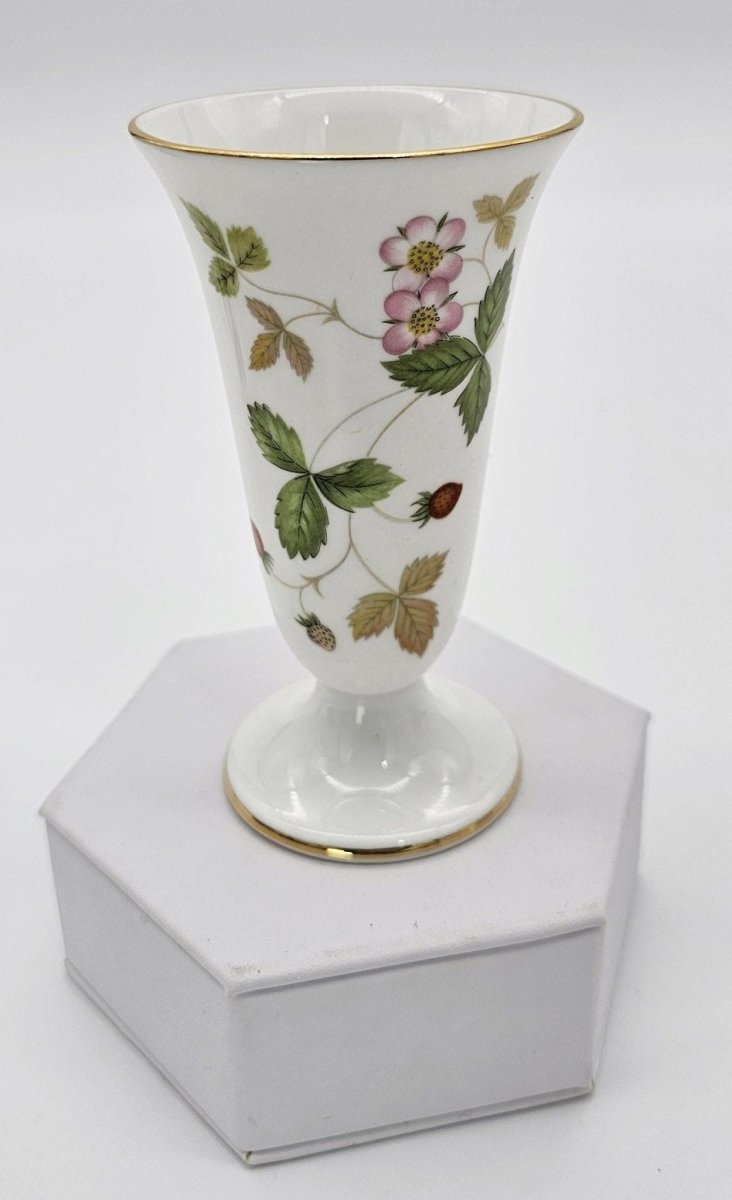 Wedgwood Wedgwood Wild Strawberry Vases Set – 4" Vase, 5" Round Bud Vase, 5" Square Bud Vase, Vintage Floral Fine China - Porcelain Vase ClassyTea