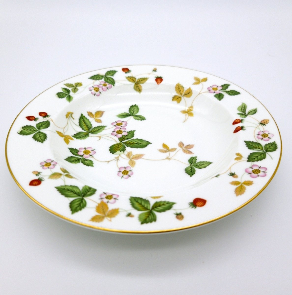 Wedgwood Wedgwood Wild Strawberry Set of 4 Large Rim Soup Bowls 22kt Gold Rimmed and Bone China, Red Strawberry Pink Blossoms Green Vines Vintage - Soup Bowl ClassyTea