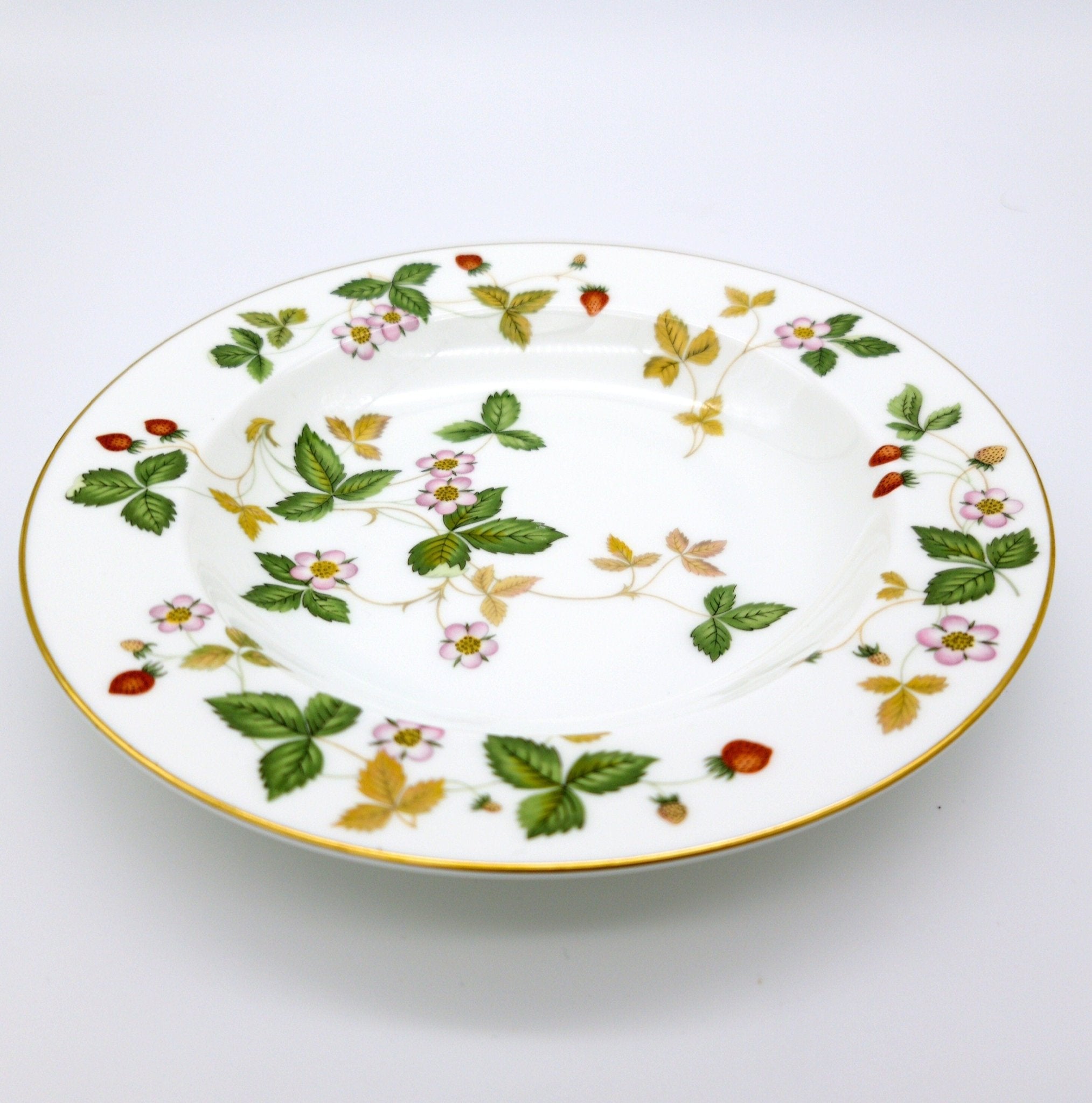 Wedgwood Wedgwood Wild Strawberry Set of 4 Large Rim Soup Bowls 22kt Gold Rimmed and Bone China, Red Strawberry Pink Blossoms Green Vines Vintage - Soup Bowl ClassyTea