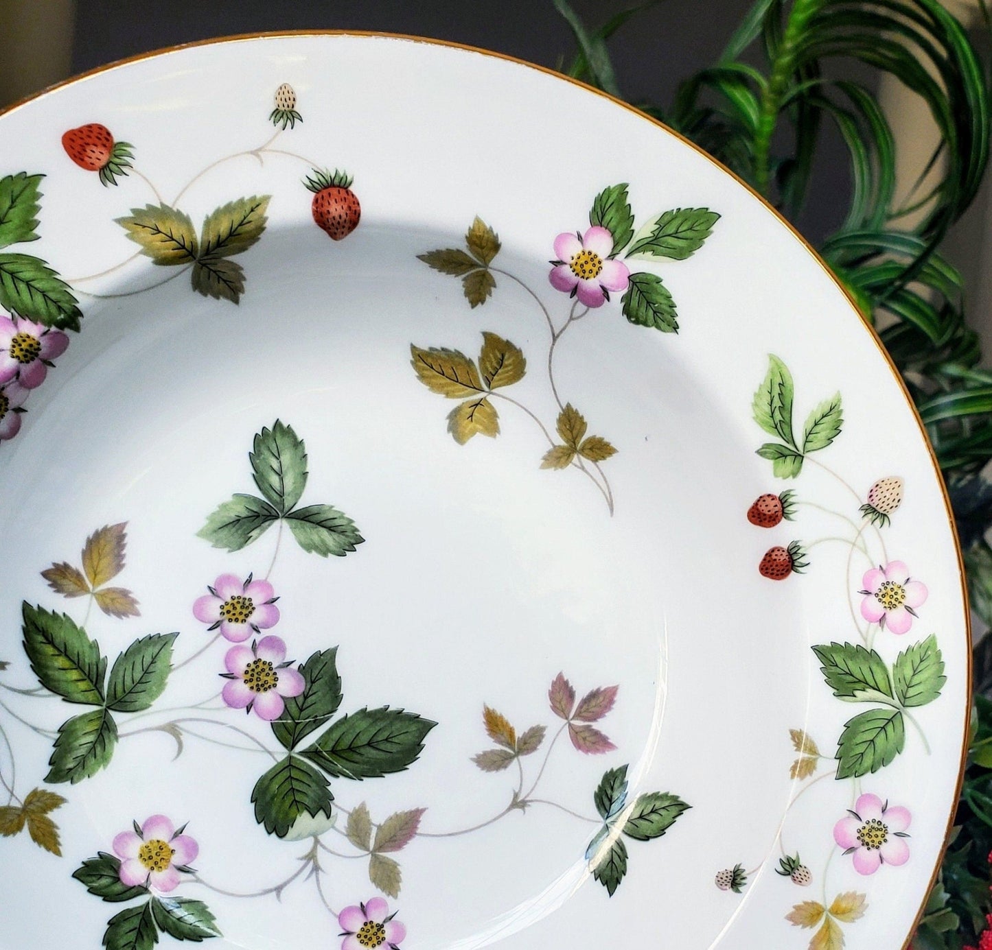 Wedgwood Wedgwood Wild Strawberry Set of 4 Large Rim Soup Bowls 22kt Gold Rimmed and Bone China, Red Strawberry Pink Blossoms Green Vines Vintage - Soup Bowl ClassyTea