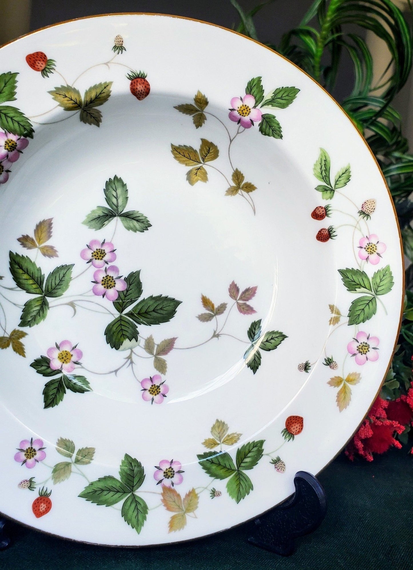 Wedgwood Wedgwood Wild Strawberry Set of 4 Large Rim Soup Bowls 22kt Gold Rimmed and Bone China, Red Strawberry Pink Blossoms Green Vines Vintage - Soup Bowl ClassyTea