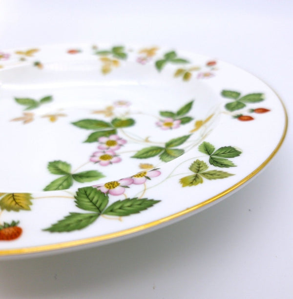 Wedgwood Wedgwood Wild Strawberry Set of 4 Large Rim Soup Bowls 22kt Gold Rimmed and Bone China, Red Strawberry Pink Blossoms Green Vines Vintage - Soup Bowl ClassyTea