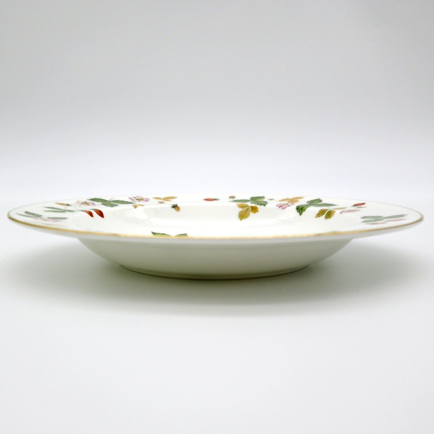 Wedgwood Wedgwood Wild Strawberry Set of 4 Large Rim Soup Bowls 22kt Gold Rimmed and Bone China, Red Strawberry Pink Blossoms Green Vines Vintage - Soup Bowl ClassyTea
