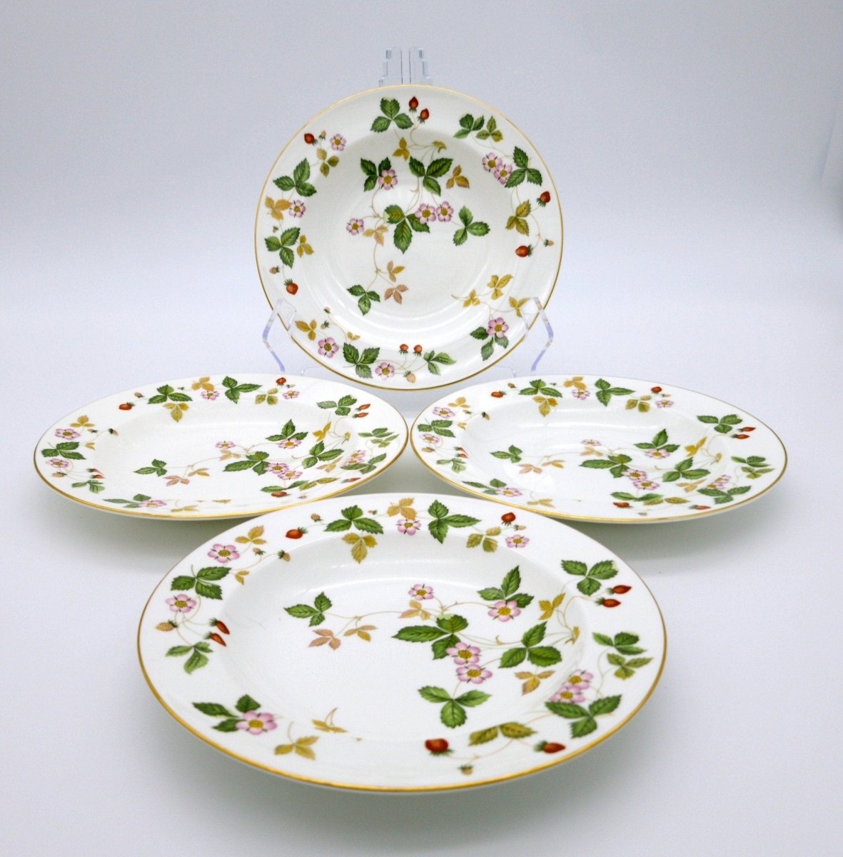 Wedgwood Wedgwood Wild Strawberry Set of 4 Large Rim Soup Bowls 22kt Gold Rimmed and Bone China, Red Strawberry Pink Blossoms Green Vines Vintage - Soup Bowl ClassyTea